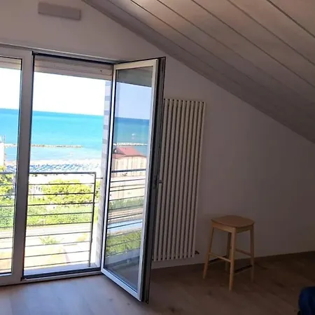 La Cicera Del Riccio - By The Sea In Apartment Ortona